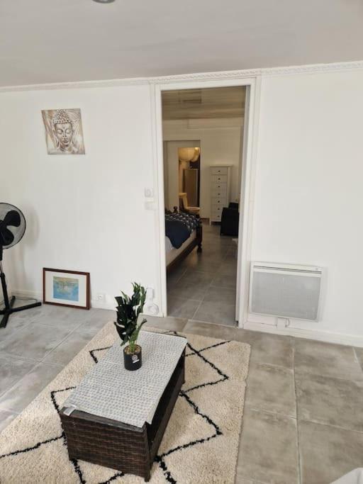 Appartement En Residence Gagny Exteriör bild